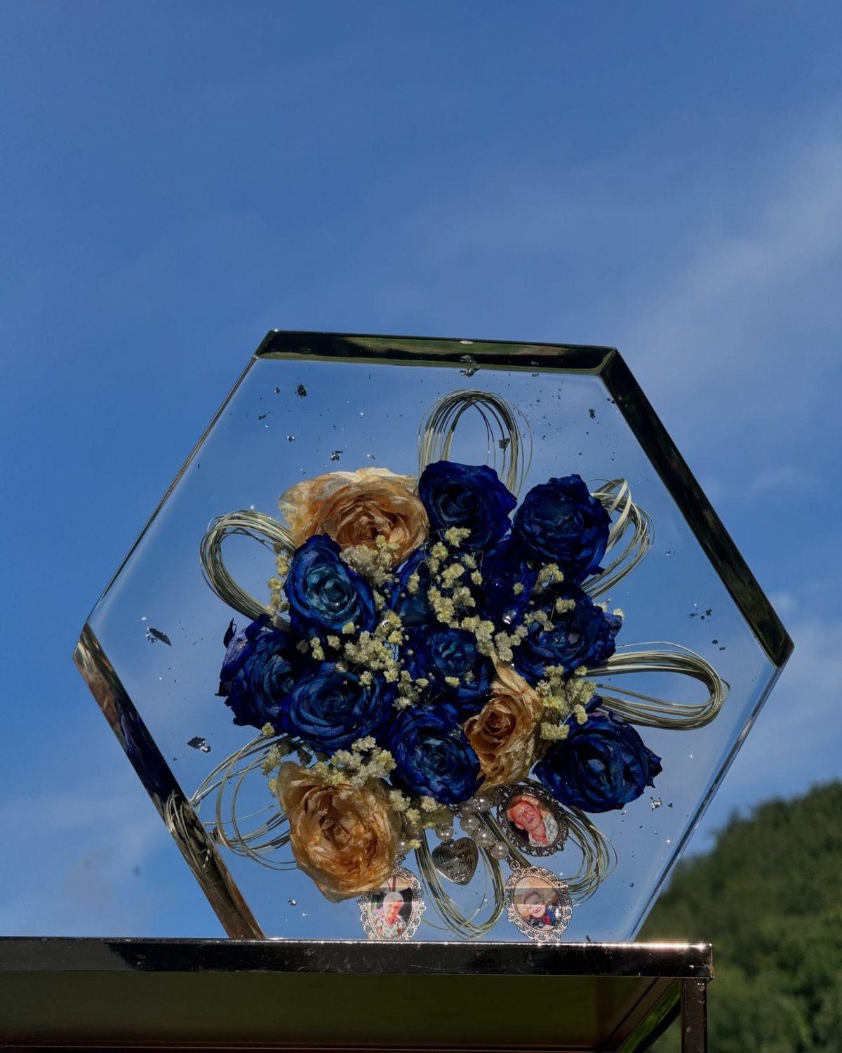 Forever Bloom Floral Resin Keepsake – Preserved Flowers in Custom Shapes”